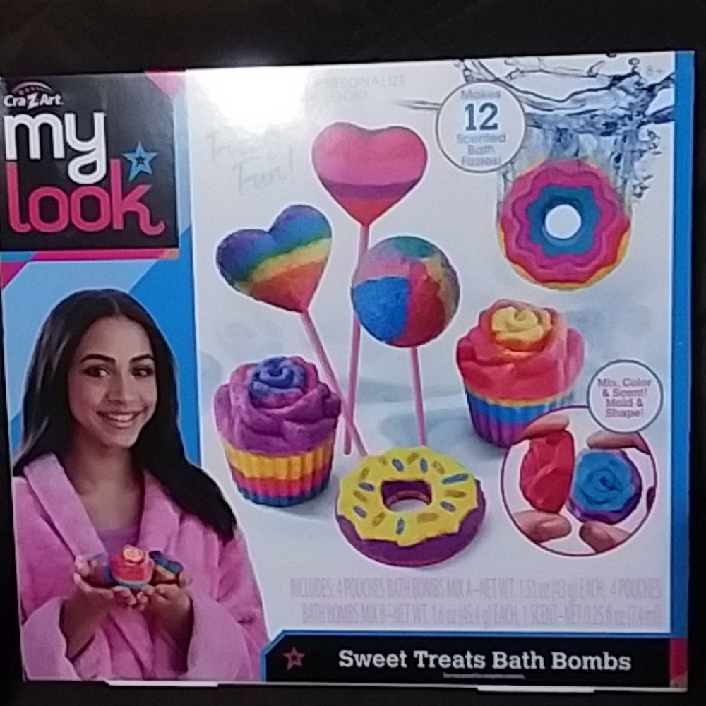 NIB "CraZArt" design sweet treats bath bombs
